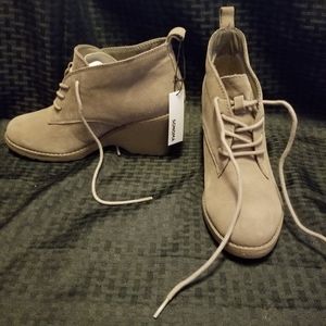 Taupe size 10 New wedge Sonoma booties